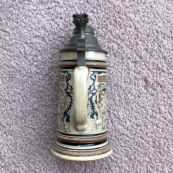 Vintage Collectors German Beer Stein.  Hunting theme. - Picture 3 of 9